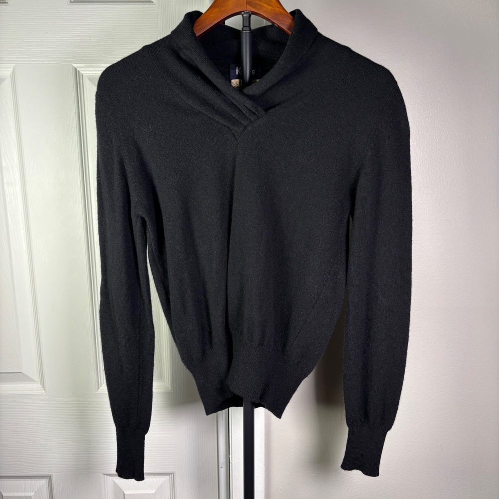 VTG 100% cashmere pull over sweater V neck Sz M Old money quite luxury office
